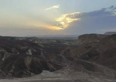 הנגב בזמן שקיעה.webp