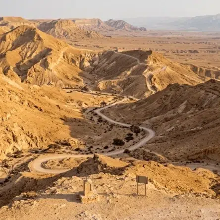 Jeep Tours In The Negev Desert: The Complete Traveler’s Guide